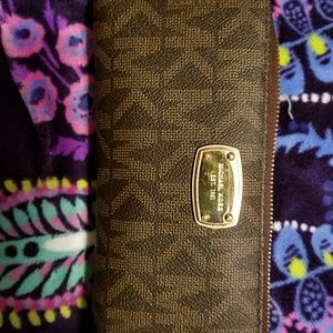 COPY - Michael Kors wallet